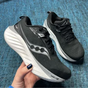 Saucony Triumph 22 Running Shoes in Black White