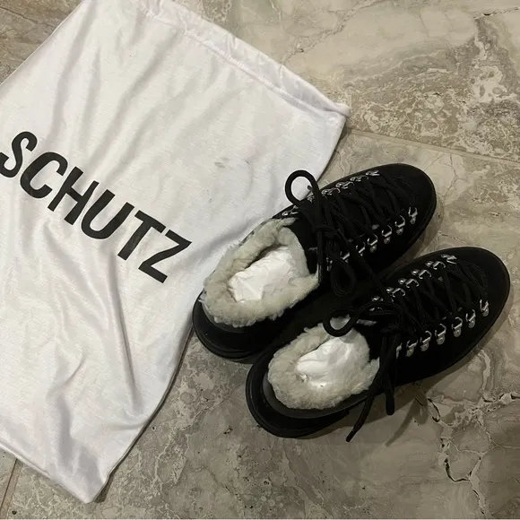 Schutz Lucille Faux Shearling-Lined Suede Hiking Boots Size 7 New in Dust Bag