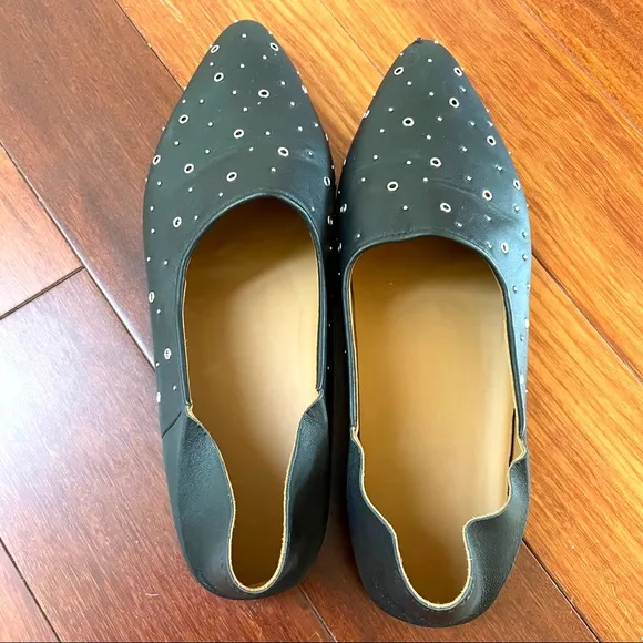 See by Chloé • matt grommet studded leather flat in nero sz 8.5