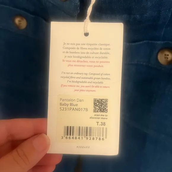 Sezane Flare Blue Jeans with 70s-Inspired Silhouette