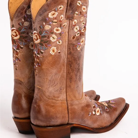 SHYANNE WOMEN'S MAISIE FLORAL EMBROIDERED WESTERN LEATHER BOOTS - SNIP TOE