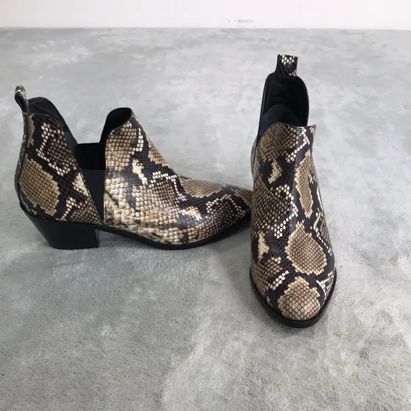 Sigerson Morrison Tabitha Snakeskin Print Cutout Bootie Boots Size 8 New
