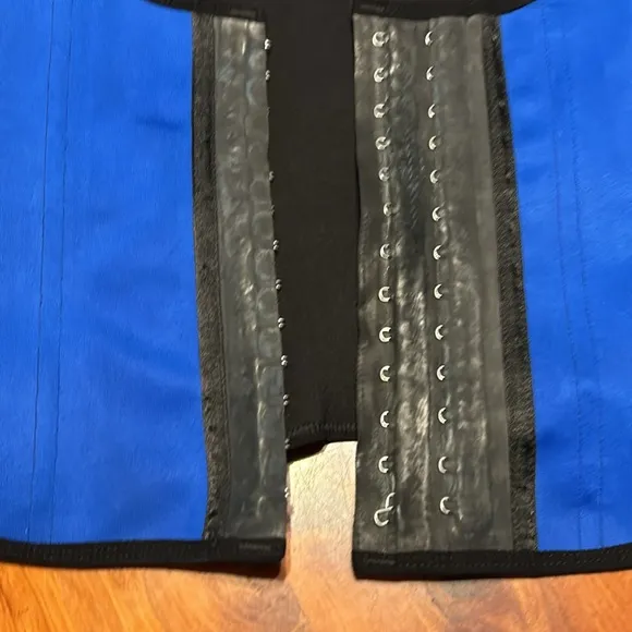 Size 44 A Chatti tummy control waist trainer waist cincher shapewear