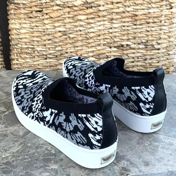 Skechers Air-Cooled Fiercely Slip On Shoes Leopard Animal Print 158273 NEW