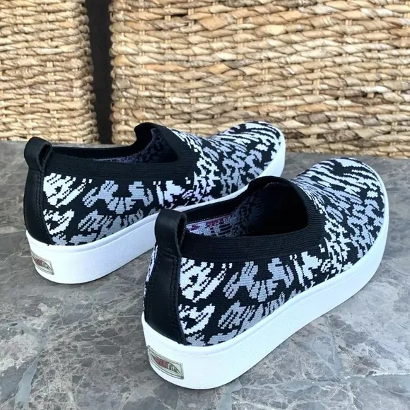 Skechers Air-Cooled Fiercely Slip On Shoes Leopard Animal Print 158273 NEW