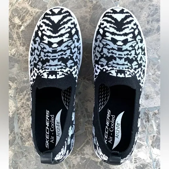 Skechers Air-Cooled Fiercely Slip On Shoes Leopard Animal Print 158273 NEW