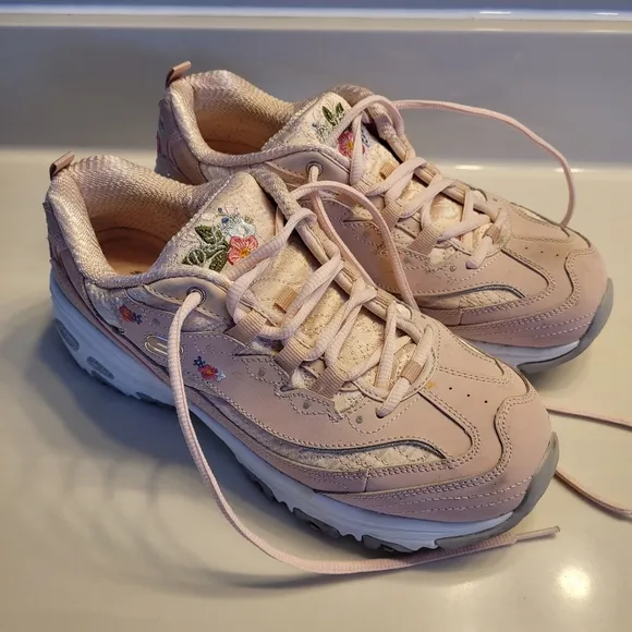 Skechers D'Lites Bright Blossoms Pink Women's Size 10 Wide Fit Air Cooled Memory