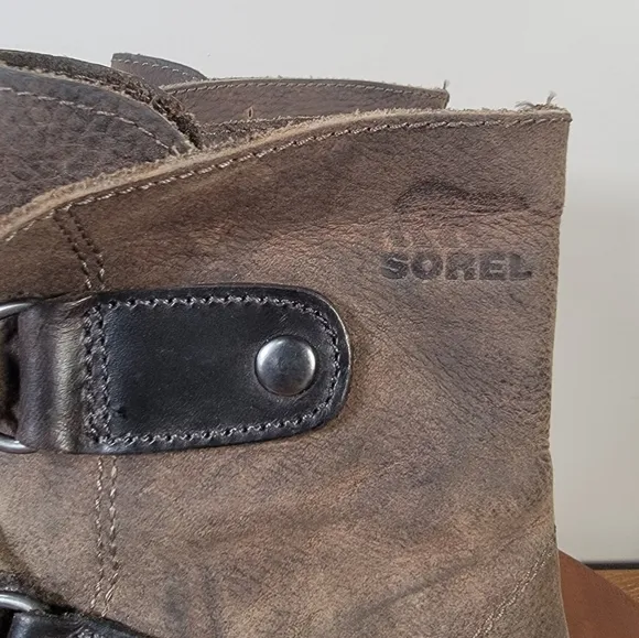 Sorel Joan of Arctic Brown Distressed Leather Hidden Wedge Boots Size 6 Lace up