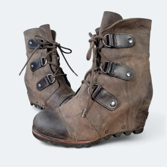 Sorel Joan of Arctic Brown Distressed Leather Hidden Wedge Boots Size 6 Lace up