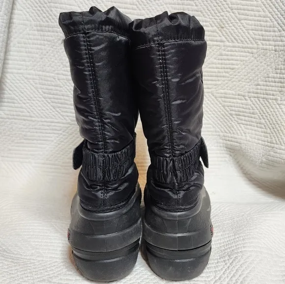 Sorel kids size 3 Flurry Snow Boots. Red/black.