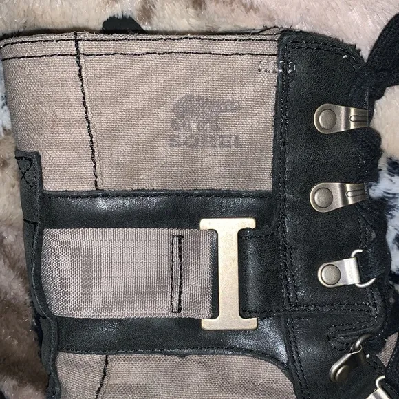 Sorel Lace-up Combat Boots — 8