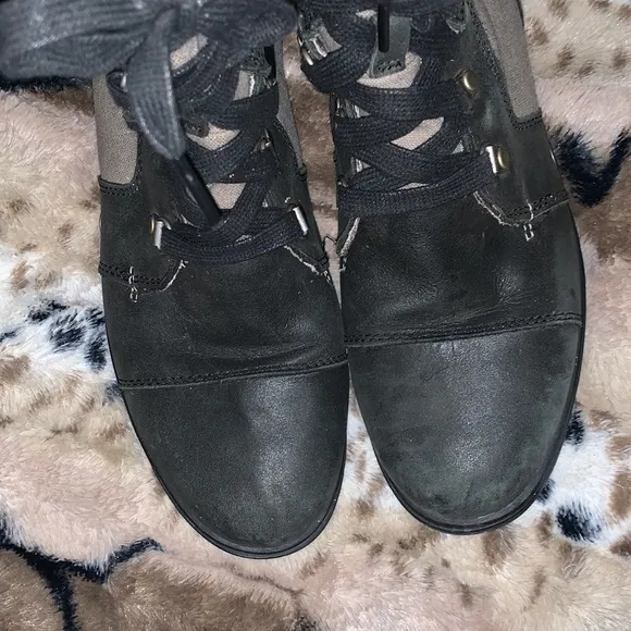 Sorel Lace-up Combat Boots — 8