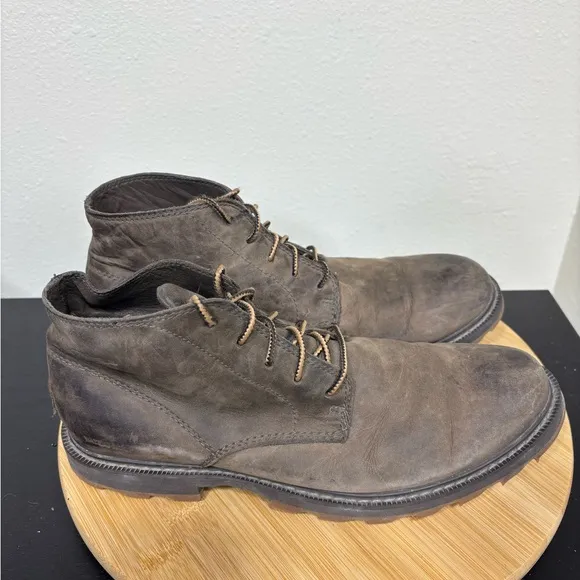 Sorel Men's Size 10 Madson ll Chukka Waterproof Boot Distressed Outdoors Hiking