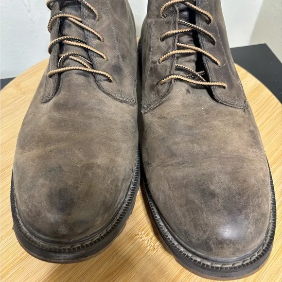 Sorel Men's Size 10 Madson ll Chukka Waterproof Boot Distressed Outdoors Hiking