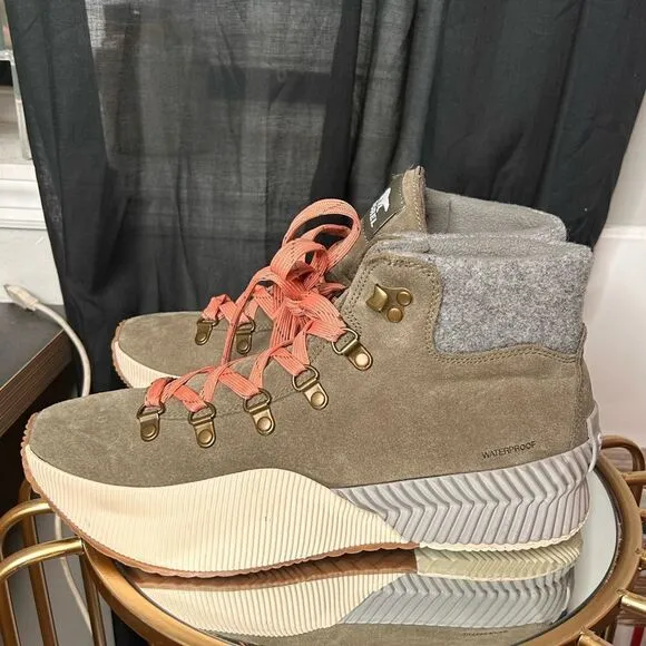 Sorel Out N About III Conquest Suede Hiker Boots NEW