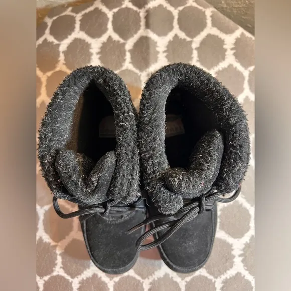 Sorel Waterfall Low Black Lace Up Boots with Rugged Design activewear suede