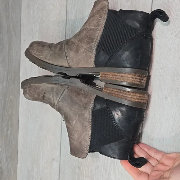 Sorel Women Emelie Chealse Leather Ankle Boots Shoes Sz 6