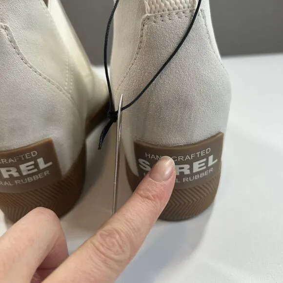 Sorel Women’s 9 Out N About Wedge II White Slip-On Waterproof Shoes Booties