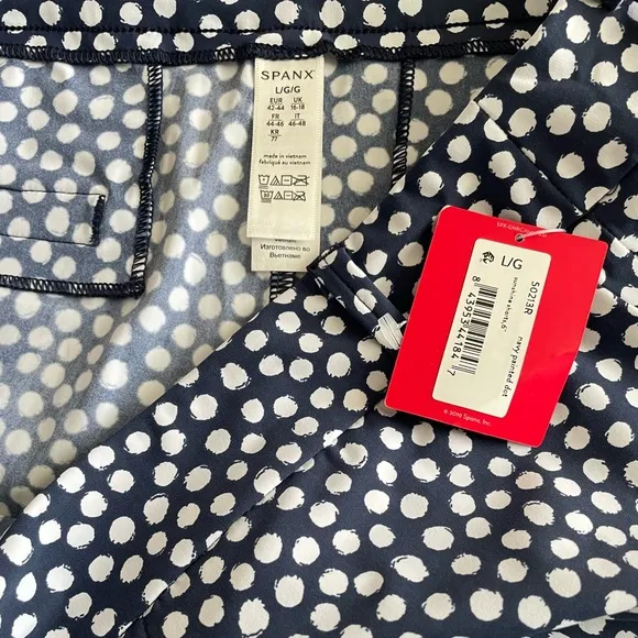 Spanx Sunshine Shorts 6” Navy Painted Dot