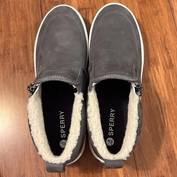 Sperry Crest Side Zip Cozy Sneaker, Women’s size 9.5, Grey Like new condition