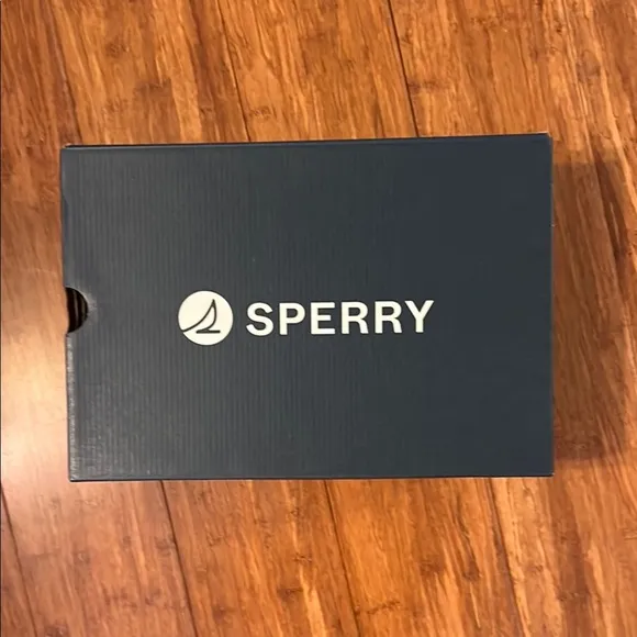 Sperry Crest Side Zip Cozy Sneaker, Women’s size 9.5, Grey Like new condition