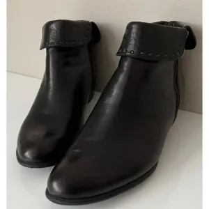 Spring Step Deandra black leather booties with studs. Size 39 (8-8.5).