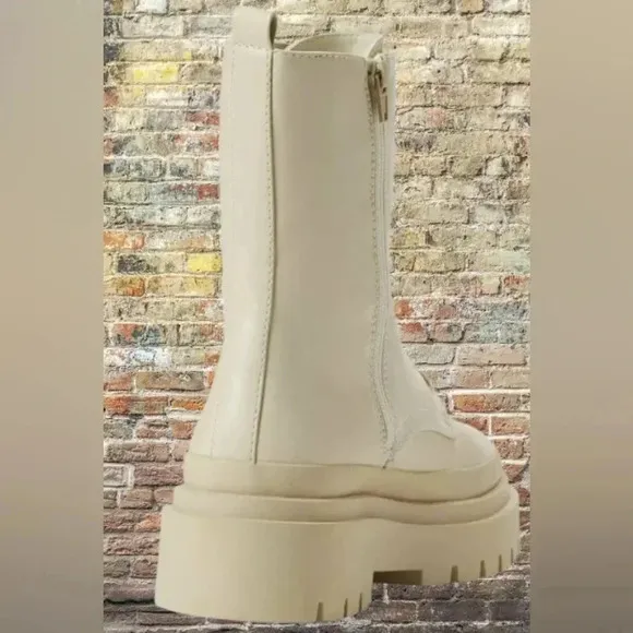 Steve Madden 8 Spring Combat   Chunky Waterproof Lugsole Ankle Boots New