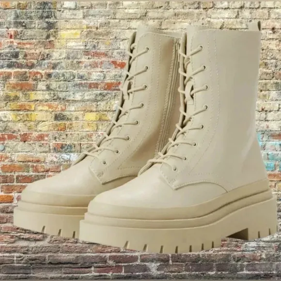 Steve Madden 8 Spring Combat   Chunky Waterproof Lugsole Ankle Boots New