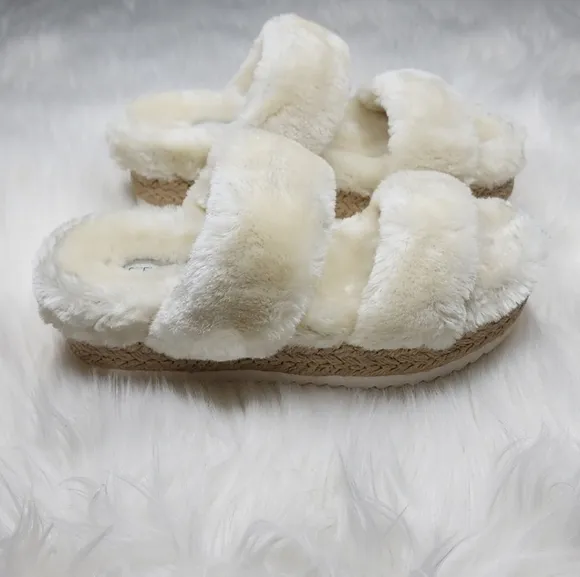 Steve Madden Katana Fuzzy Sandal Shoes Natural