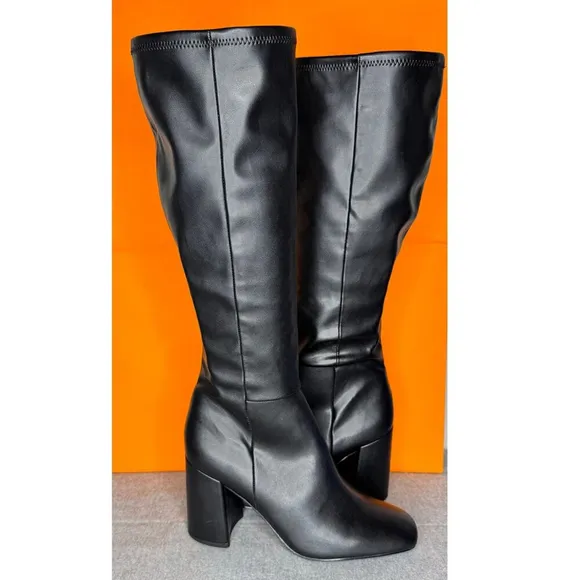 Steve Madden Lizah Knee High Chunky Black Boot Zip Size 10 M