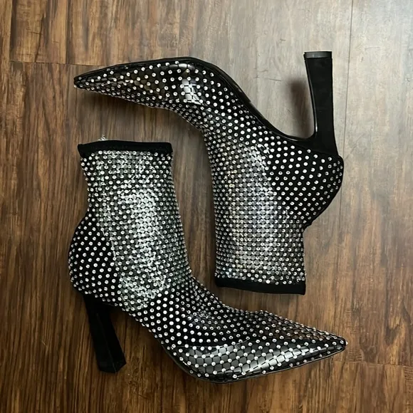 Steve Madden Rhinestone Saphina Booties 9