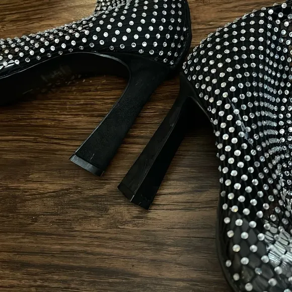 Steve Madden Rhinestone Saphina Booties 9