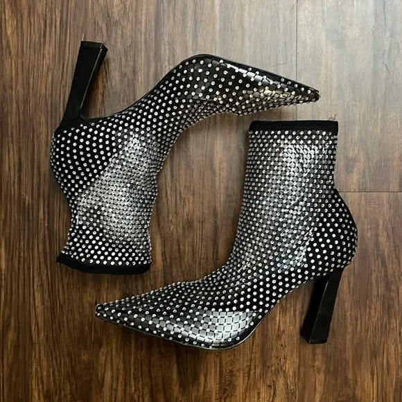 Steve Madden Rhinestone Saphina Booties 9