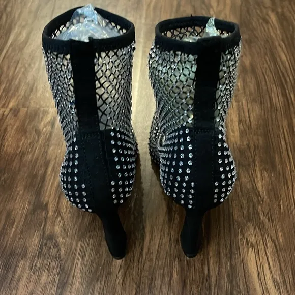 Steve Madden Rhinestone Saphina Booties 9