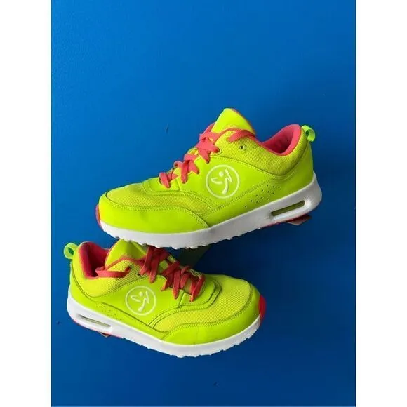 STRONG By Zumba Fly Fit Shoes -Womens size 9 A1F00070-GREN-9