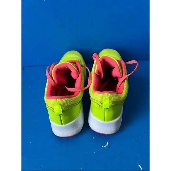 STRONG By Zumba Fly Fit Shoes -Womens size 9 A1F00070-GREN-9