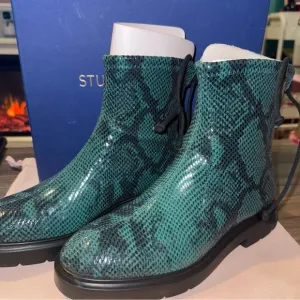 Stuart Weitzman Benita Flat Emerald Python Size 6 Women’s
