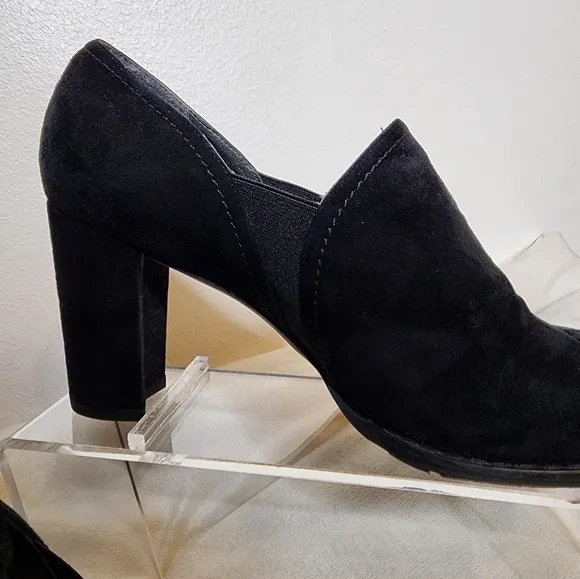 Stuart Weitzman Black Suede Leather Slip On Heels Traction Luxury Designer
