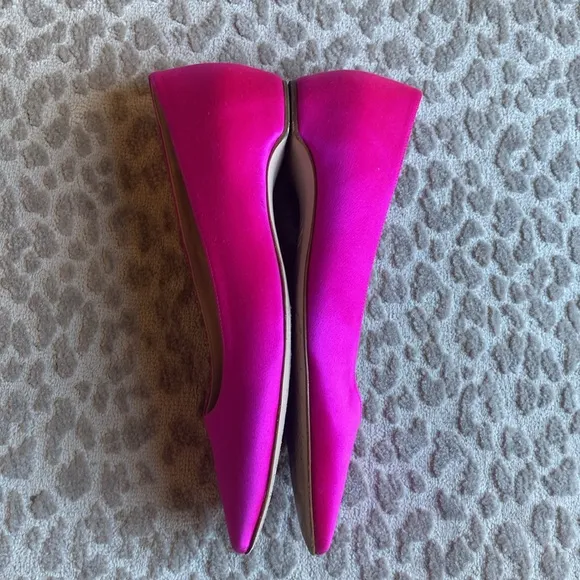 Stuart Weitzman Julie Hot Pink Satin-Wrapped Flat Skimmer, size 8