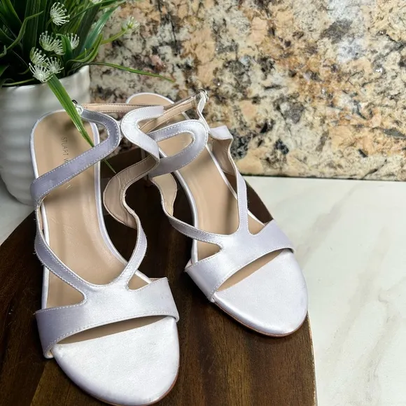 Stuart Weitzman Mariposa white Satin Sandal size 8 women Bride shoes
