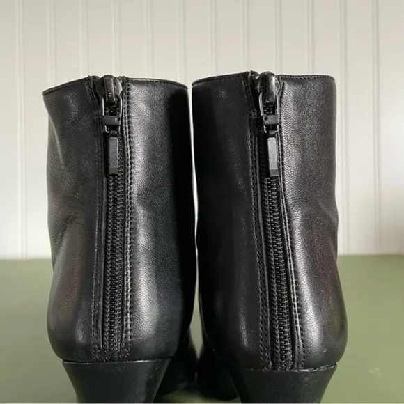 Stuart Weitzman Wedge Heel Ankle Boots in Black Glove Leather *Spain*