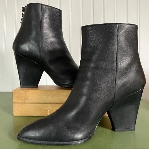 Stuart Weitzman Wedge Heel Ankle Boots in Black Glove Leather *Spain*