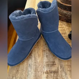 Style &amp; Co uggs Ugg style Blue genuine Suede Boots NEW 11