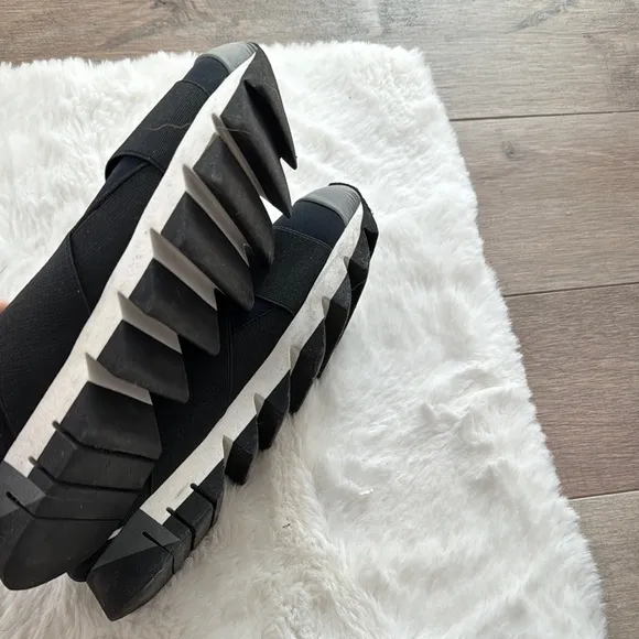 Stylish Black and Gray Women's Slip-On Shoes