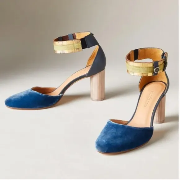 Sundance Aurora Blue Velvet Ankle Strap Heels Size 39 8.5