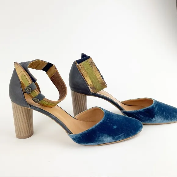 Sundance Aurora Blue Velvet Ankle Strap Heels Size 39 8.5