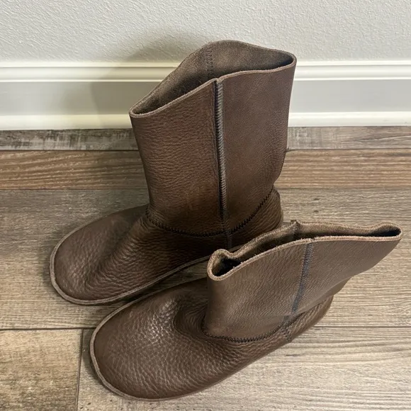 Sundance Boots Brown Mens US 11 Mid Calf Textured Leather Contrast Stitching