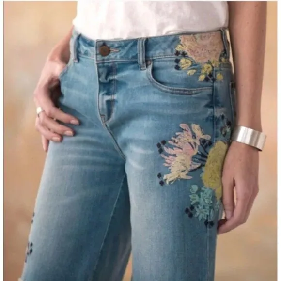 Sundance Embroidered Magnolia Fit Denim Shorts Women's 27 Bermuda