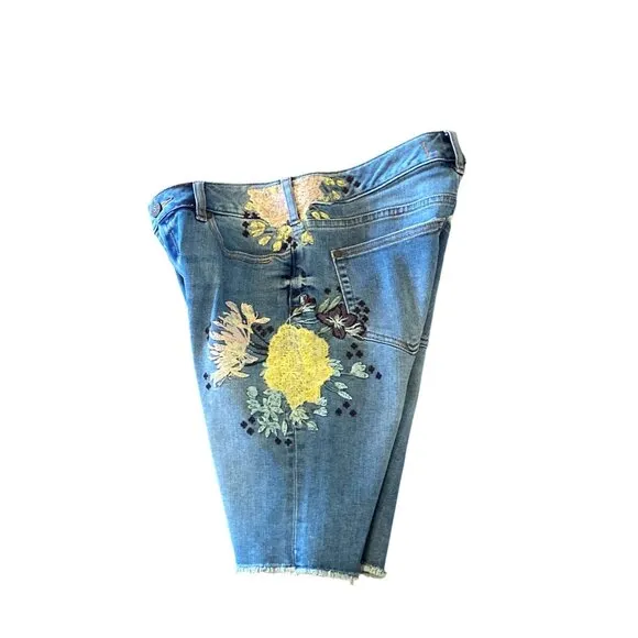 Sundance Embroidered Magnolia Fit Denim Shorts Women's 27 Bermuda