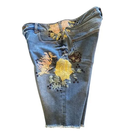 Sundance Embroidered Magnolia Fit Denim Shorts Women's 27 Bermuda